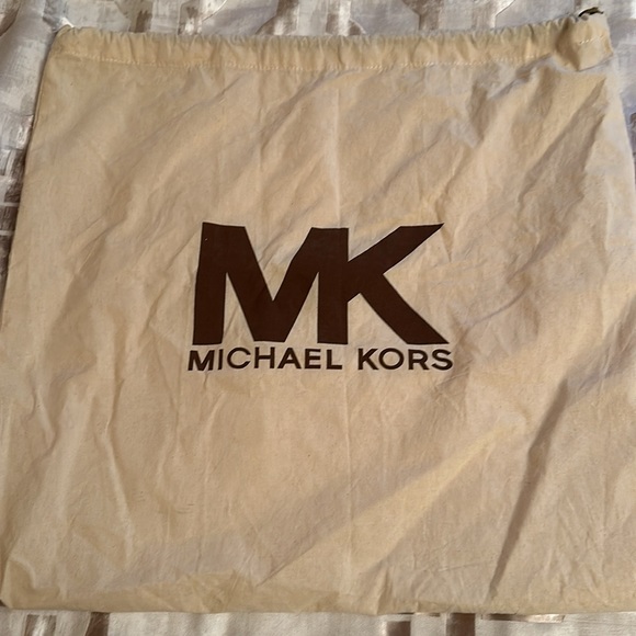 Michael Kors large brown leather purse. Dust bag included. - Picture 5 of 9